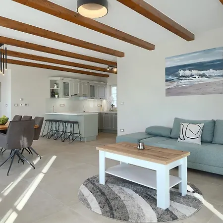 Beautiful Jurasi With Outdoor Pool In Tinjan * Muntrilj